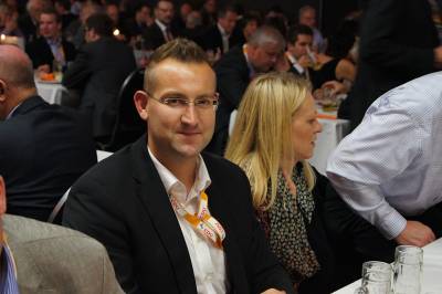 v.l. Kreisvorsitzender Sven Behrens, Landtagskandatin Sandra Erfmann, WK 86 Aurich