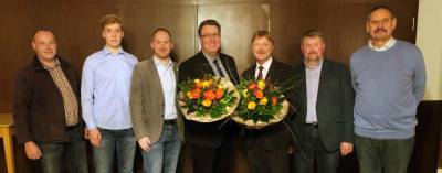Das Bild zeigt den geschftsfhrenden Vorstand von links nach rechts:
Stefan Bartels (Mitgliederbeauftragter), Thilo Strfing (Schatzmeister), Thomas Janssen (Stellvertreter), Folker Diermann (Vorsitzender), Jrgen Rei (bisheriger Vorsitzender), Dieter Franzen (Stellvertreter), Helmut Schulze (Stellvertreter), es fehlt aus beruflichen Grnden Saskia Buschmann (Schriftfhrerin).