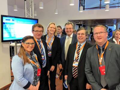 CDU-Fraktionsvorsitzender im Nds. 
Sabea Oltmanns, Theo Frerichs, Sandra Erfmann, Heiko Schmelzle, Bezirksvorsitzender Reiner Hegewald, und Klaus-Dieter Reder 