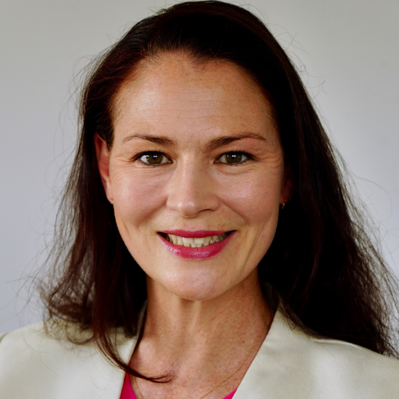  Sarah Buss